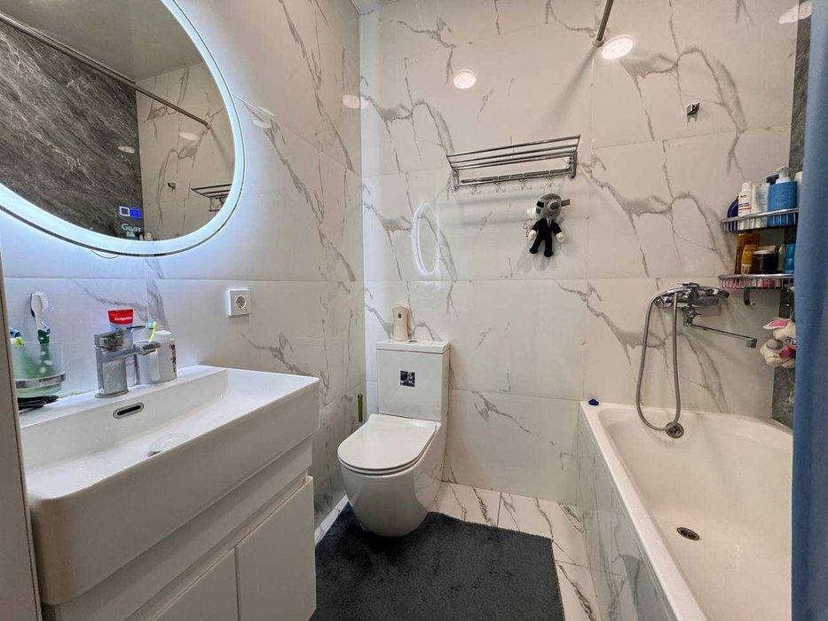 Сдаётся кв Ц-2 Рынок Алайский на короткое время (1-2 oyga beriladi)