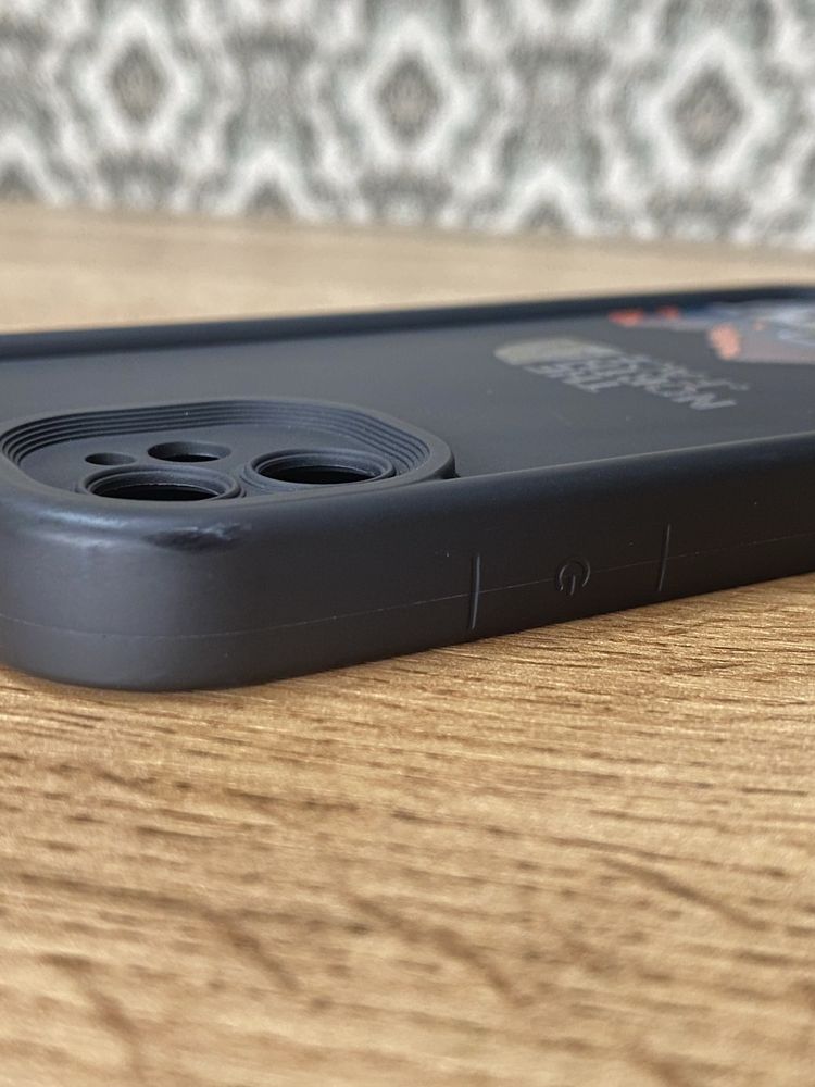 Чехол на iPhone 11