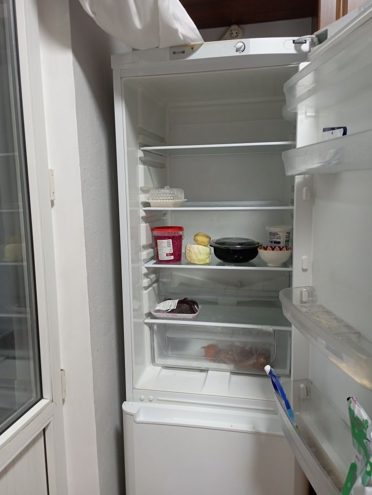 Холодильник Indesit