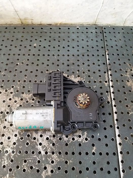 Motoras macara dreapta fata opel astra h 994887101