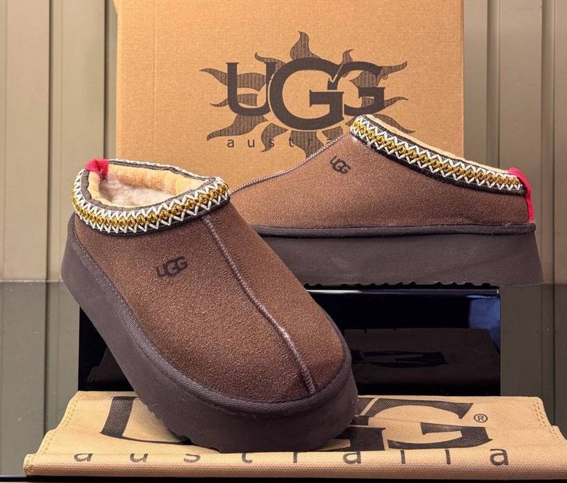 Ugg dama aveti mai multe poze cu modele