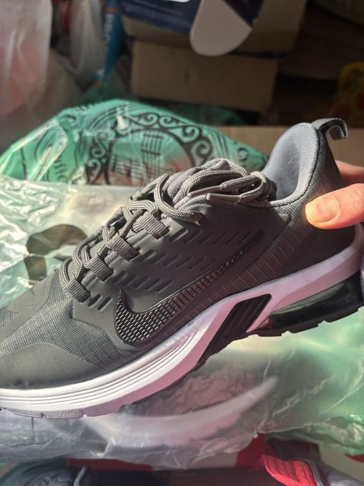 Кросовки Nike новые