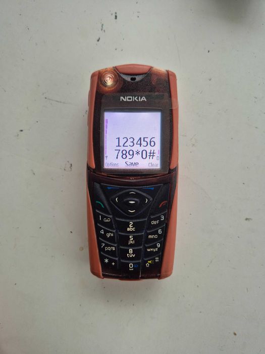 Nokia 5140i in stare buna (carcasa noua).