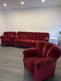 Set canapea cu 2 fotolii, masa extensibila cu 6 scaune