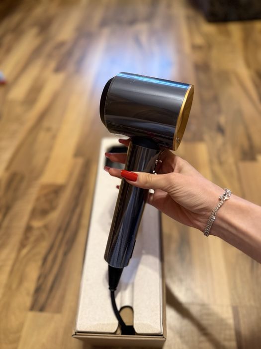 Vând Uscator Dyson Supersonic!