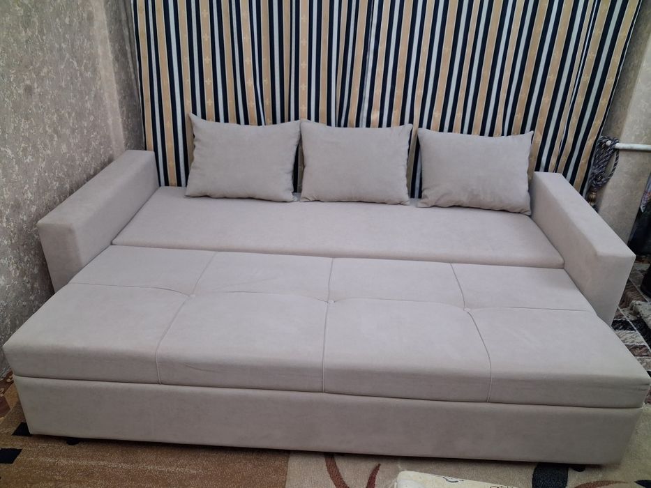 Продается диван. Бежево- серый. Обивка микровелюр