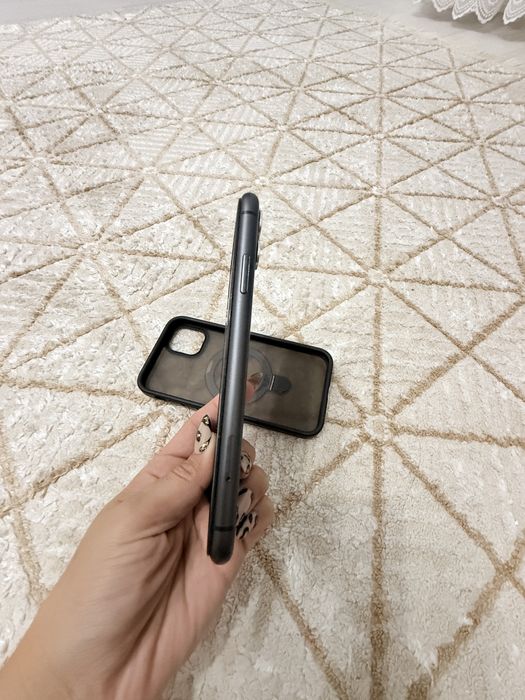 Продам айфон 11 в идеальном состоянии