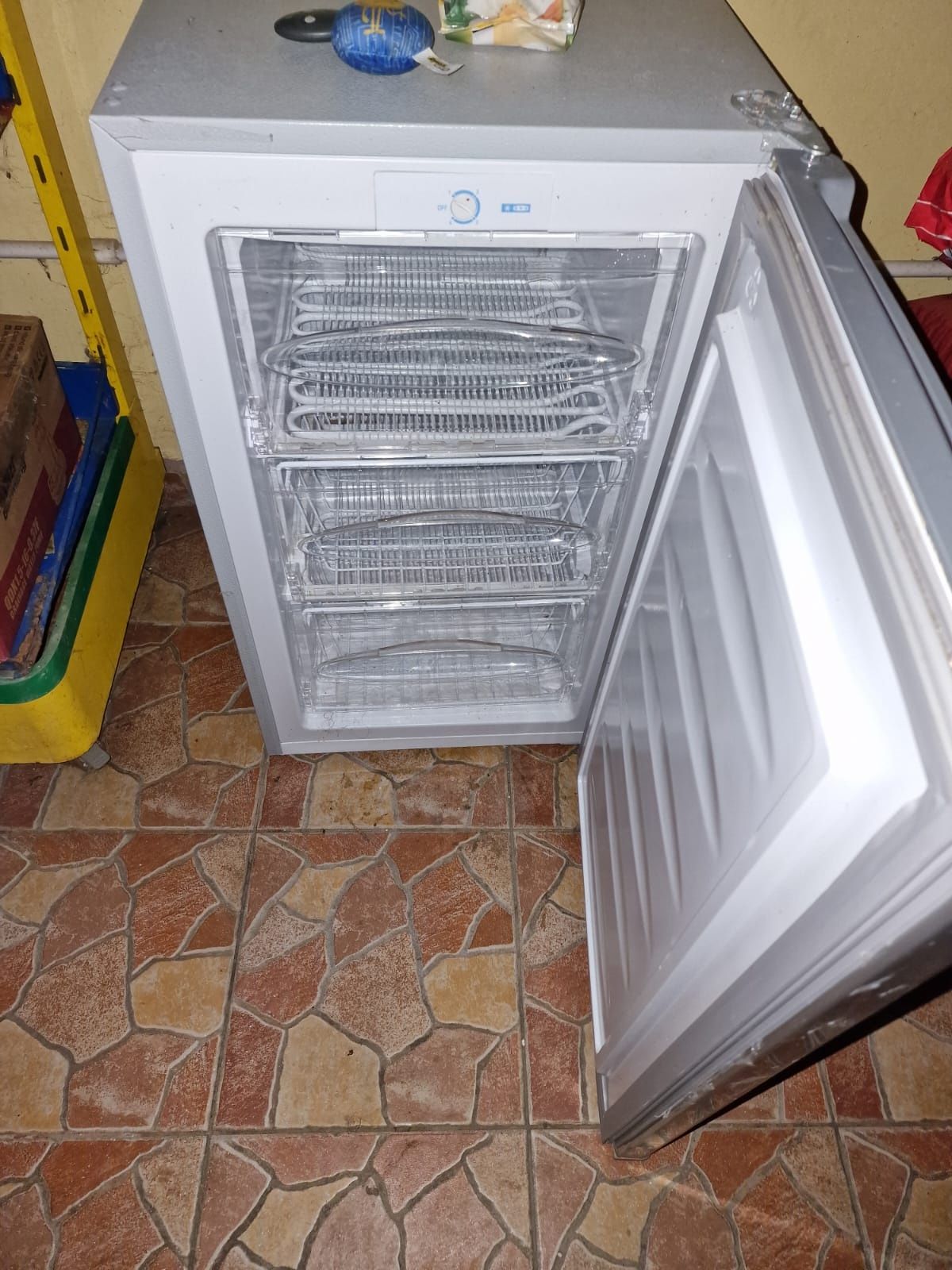 Congelator si vitrina klarstein