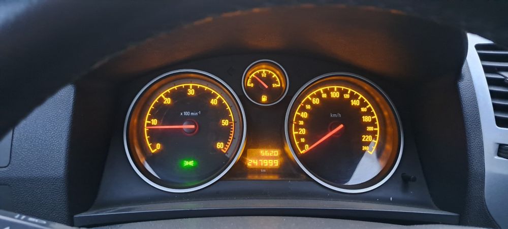 Vând 0pel zafira 1.7 dizel
