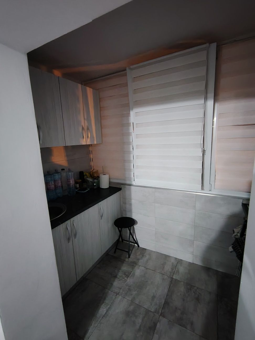 Apartament PB mare cu 2 camere decomandate , 2 balcoane , baie