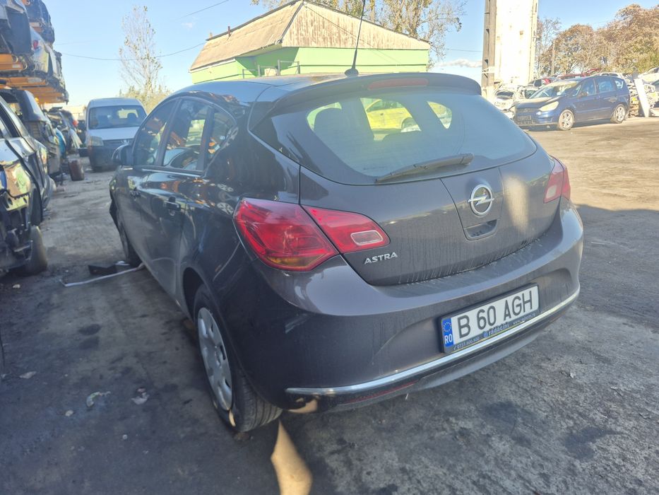 opel astra 2014 1.4benzina avariat rate fixe fara avans
