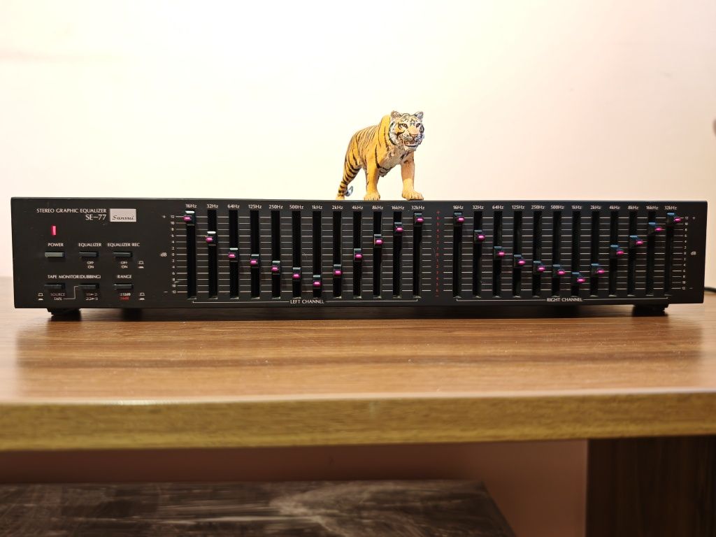 Sansui SE-77. 2 × 12 benzi pe canal. Egalizator top. Rar. Preț fix !