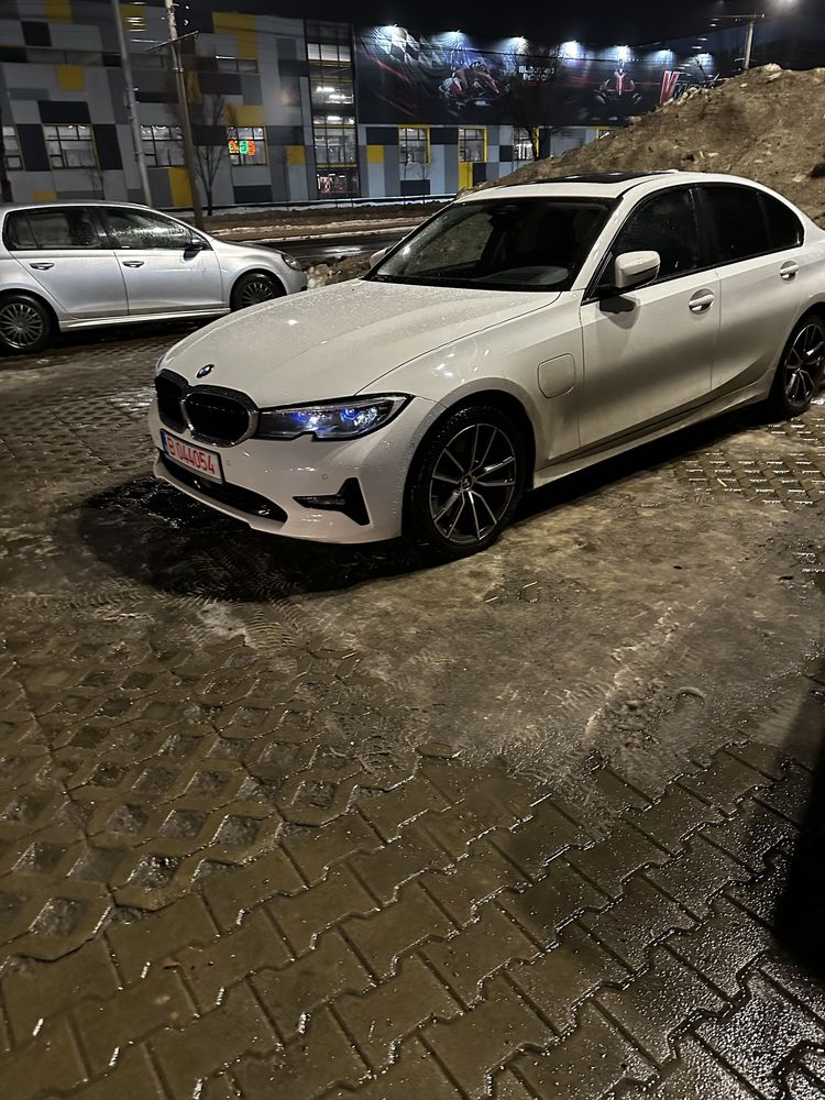 Bara fata Bara Spate praguri BMW Seria 3 G20 grile distronic alb