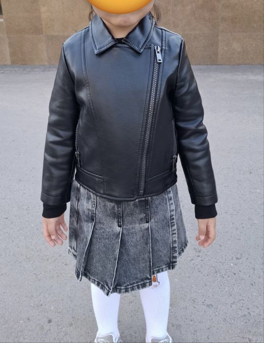 Продам кожаную куртку для девочки