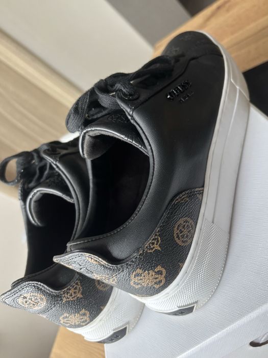 Guess спортни обувки 40 номер