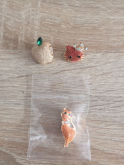 Новые броши яблочко и кошки