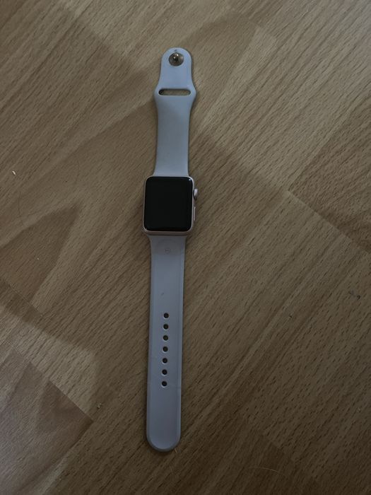 Продам оригинал  apple watch se