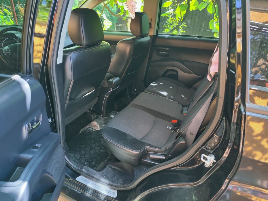 Peugeot 4007 Diesel 4X4, 4x2  la buton 7 locuri Unic proprietar