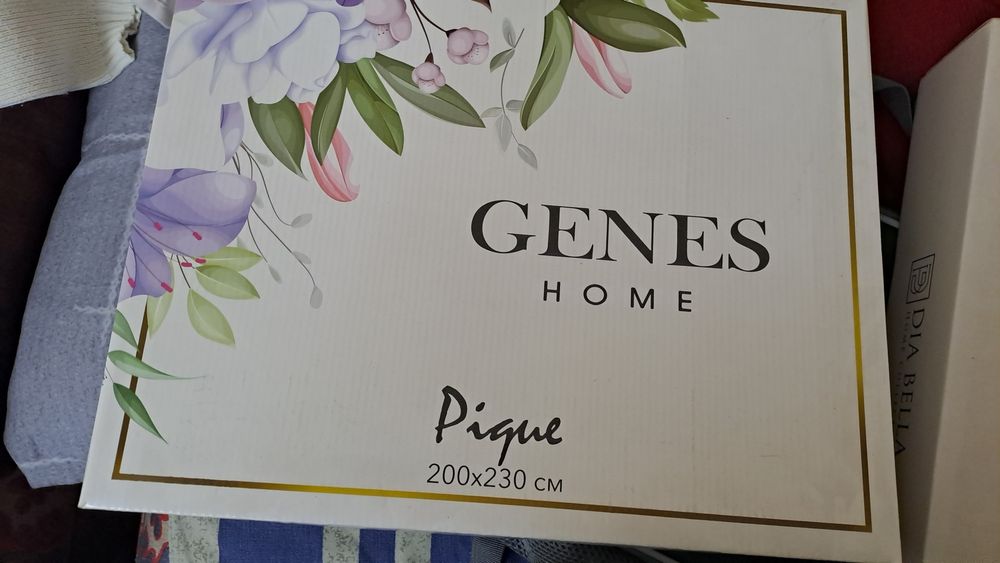 Продам пледы разные