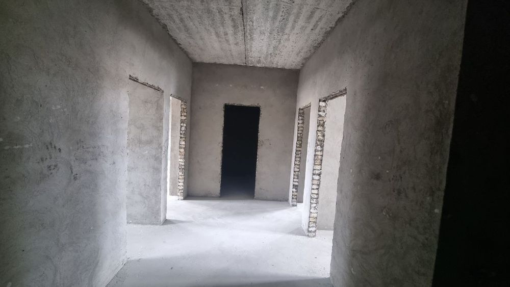 Сотилади 3 етажли дом 3чи етажи сотилади