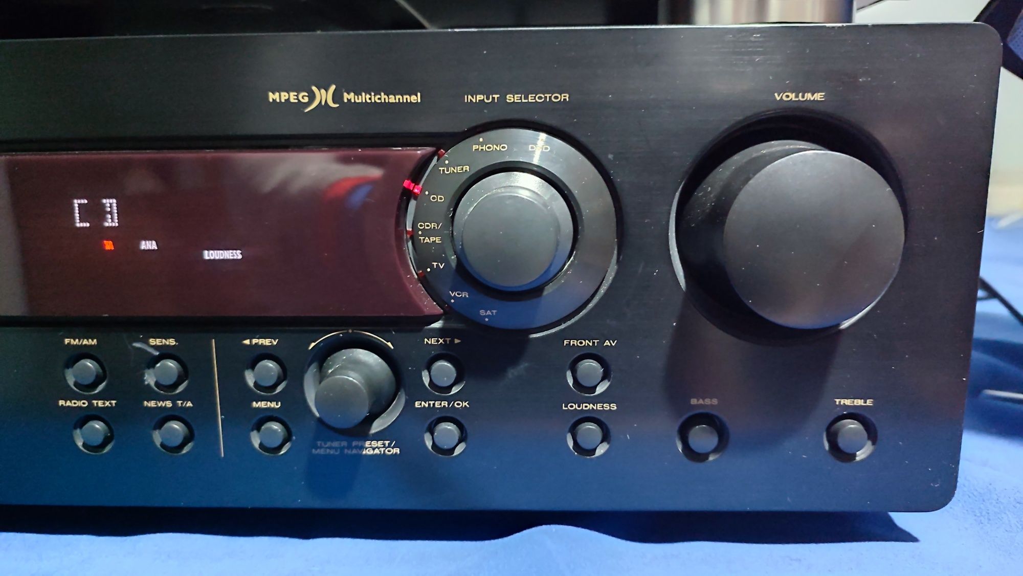 MARANTZ SR4000/N2B AV Receiver, funcționează numai în modul Stereo