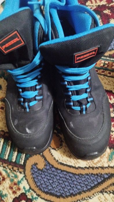 Продам спец обувь
