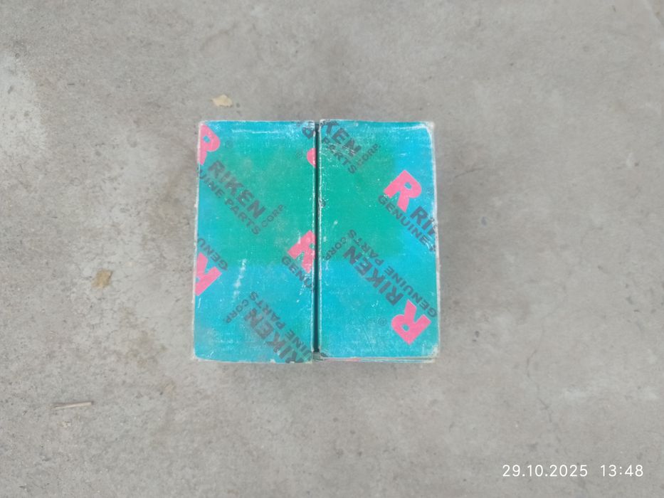 Продам поршни на машину