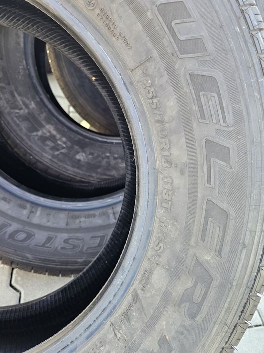 Brigestone 255 70 R 18