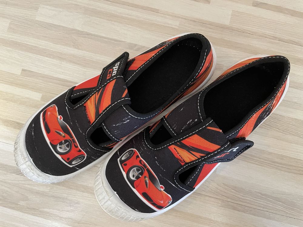Детски пантофи, пантофи slip-on и кроксове за момче
