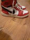 Vând jordan1 aproape noii