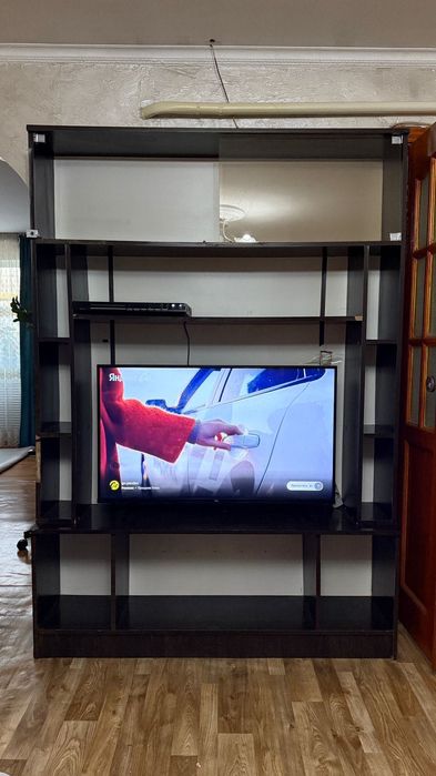 Подставка для телевизор в хорошем состояний