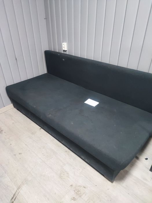 Диван двухместный с полками