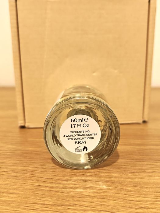 Apă de parfum Dossier Woody Sandalwood *violetă*ambră*musc*cardamon