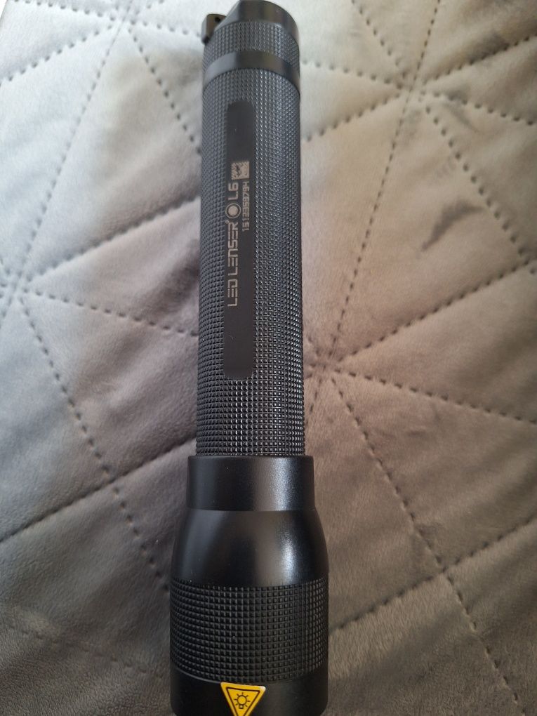 Led lenser L6. Cu baterie.