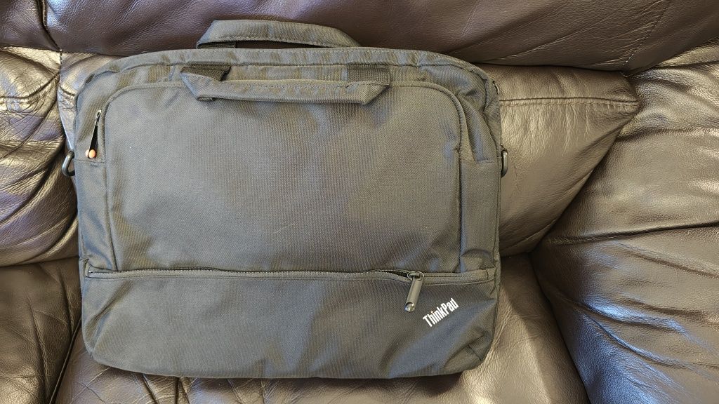 Geanta laptop noua