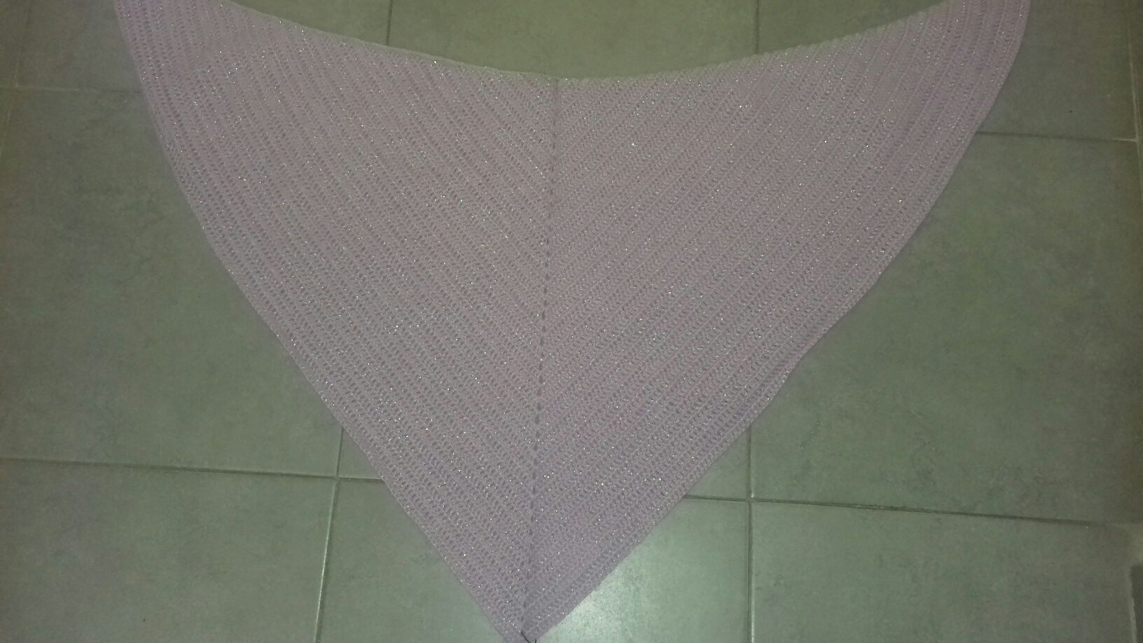 Триъгълен шал на една кука