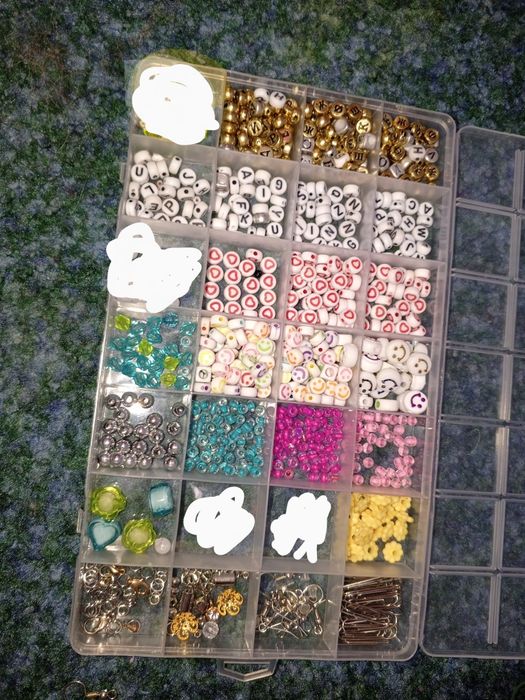 Буквы,бисер и смайлики дешевле не найдёте уверяю