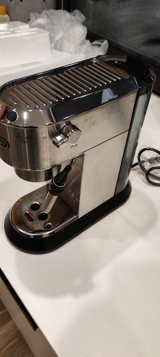 Кафемашина Delongh Dedica EC685.M