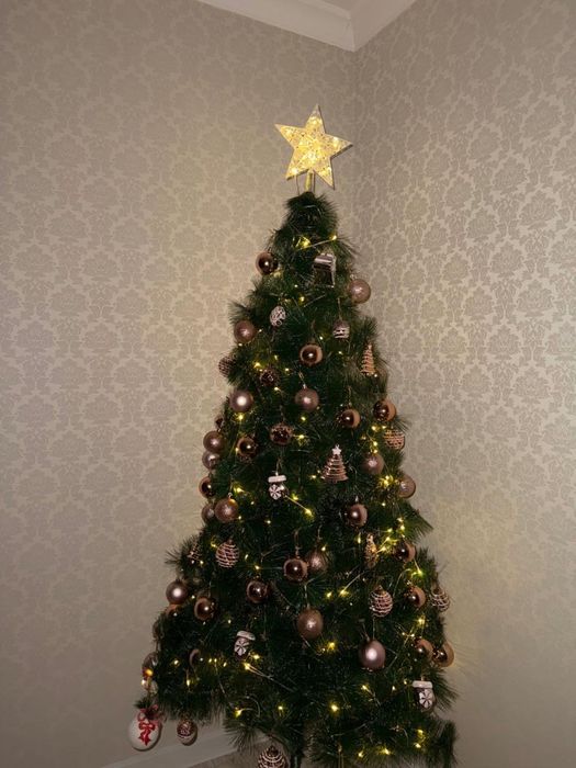 Продам Елку.