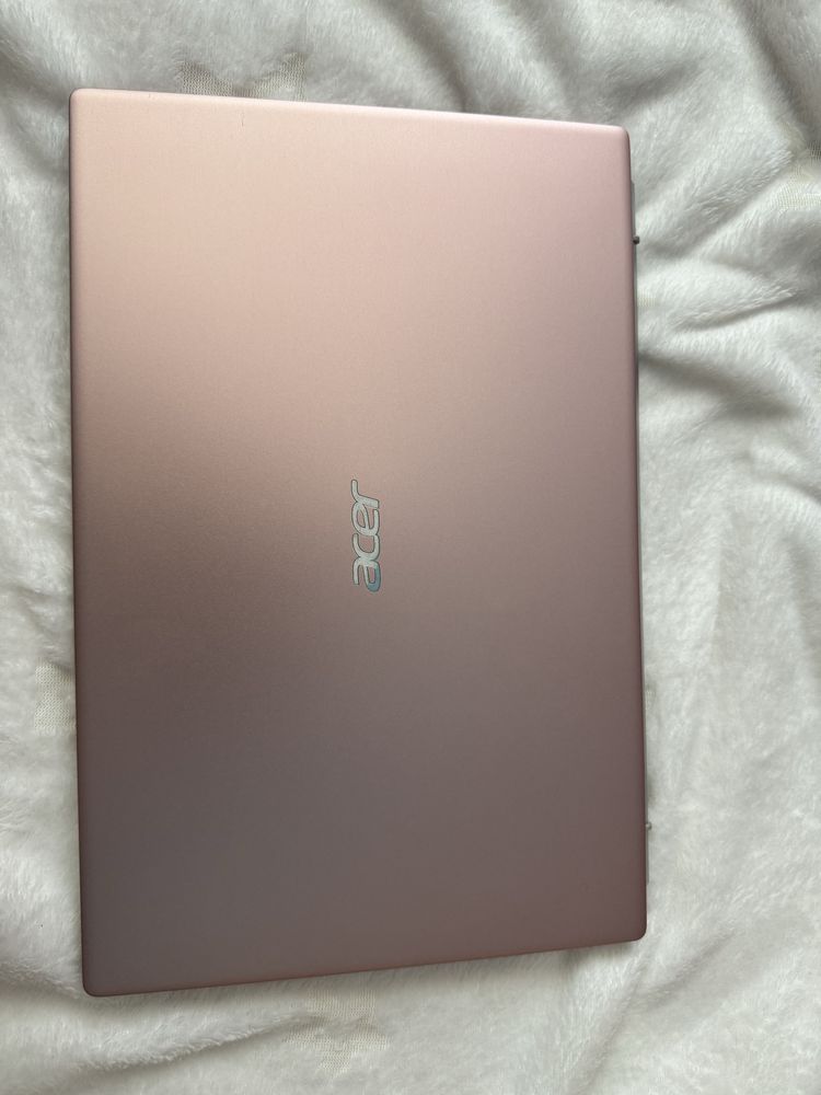 Лаптоп Acer Swift 1 SF114-34-C7UR