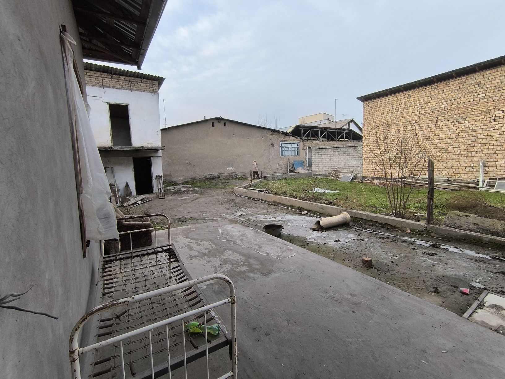 Продается участок в городе Янгиюле.