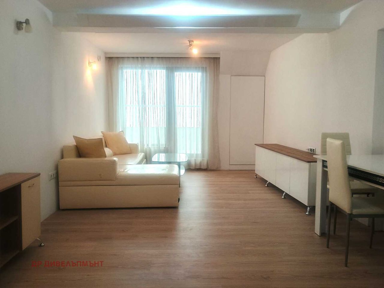 Дава се под наем Двустаен апартамент в София, Оборище - 74 кв.м за 790.5 € - Снимка #1