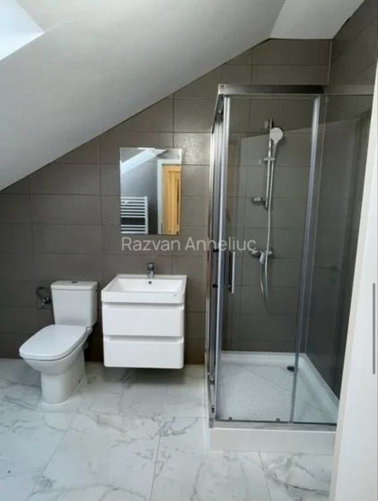 Apartament cu 3 camere de inchiriat