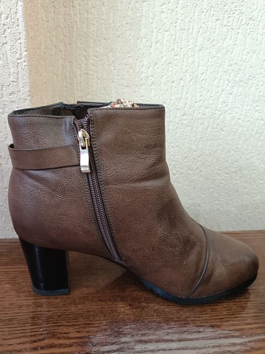 Продам Ботинки утеплённые финские 41 размер