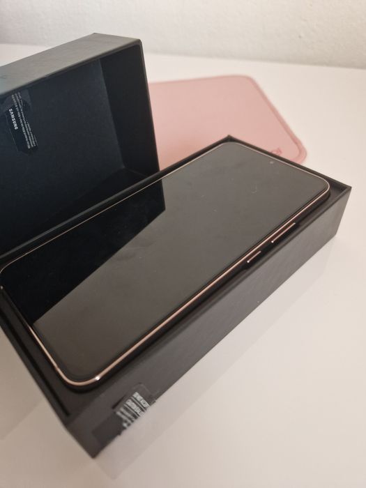 Телефон Samsung S22+ Rose Gold