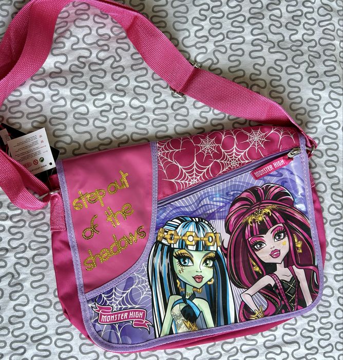 Продам школьную сумку для девочки