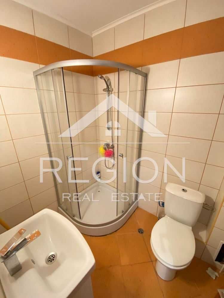 Дава се под наем Тристаен апартамент в Варна, Левски - 90 кв.м за 561 € - Снимка #12