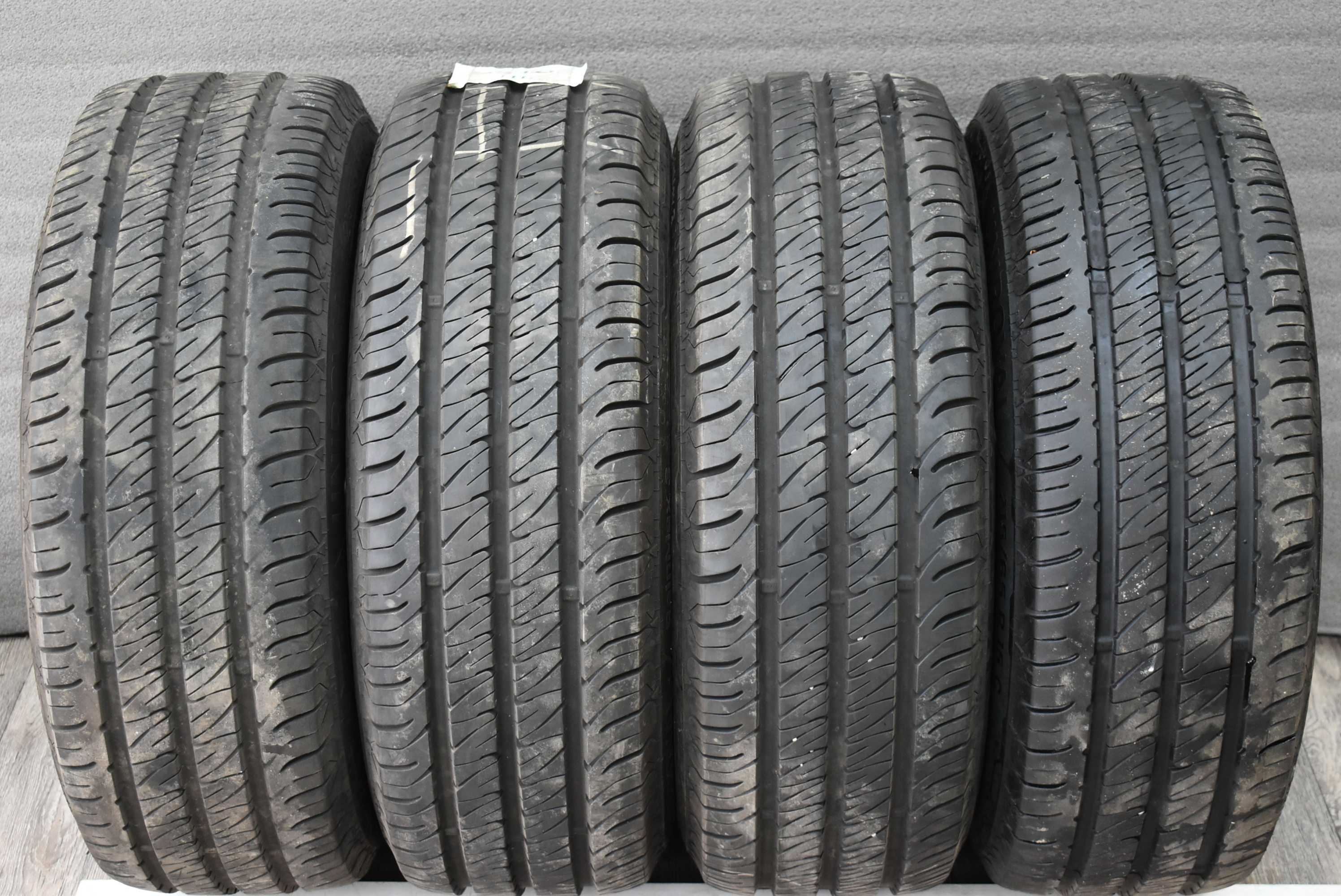 Летни гуми 215/65/15 C Uniroyal