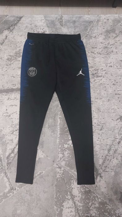Pantaloni/Blugi( bershka,nike)