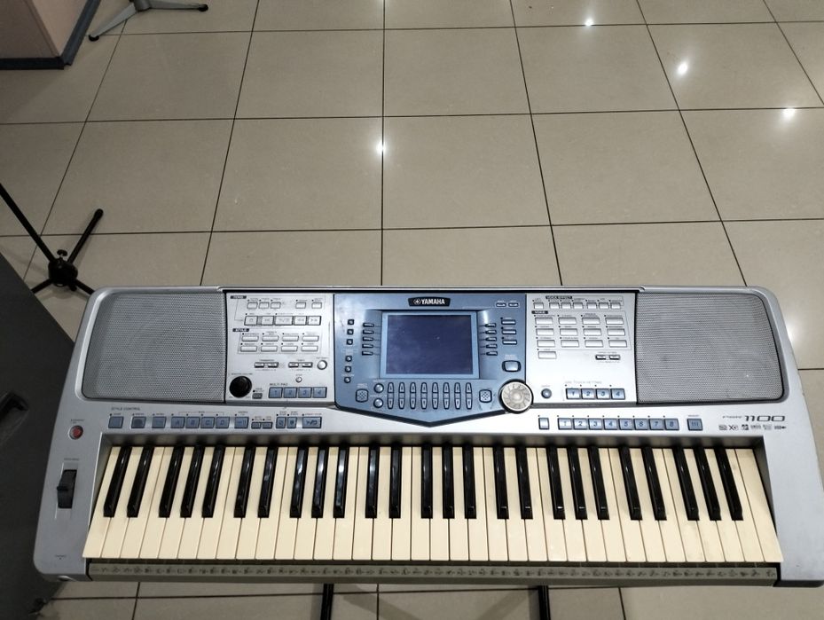 Синтезатор Yamaha PSR1100